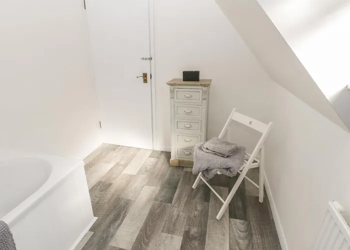 1 Burns Yard ウィットビー