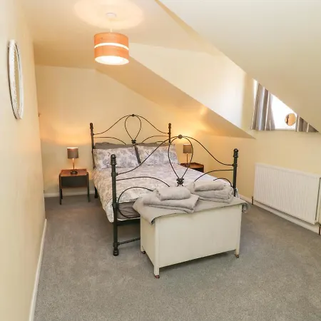 Διαμέρισμα 1 Burns Yard *