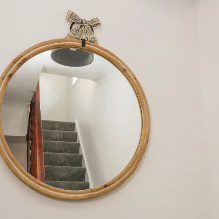 1 Burns Yard Γουίτμπι